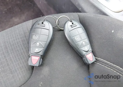 2016 Jeep Cherokee Latitude из США, поврежденный, VIN 1C4PJMCS5GW306800